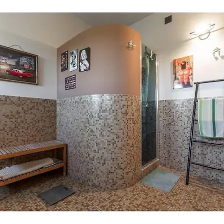 Chopin #83 Apartment Milan